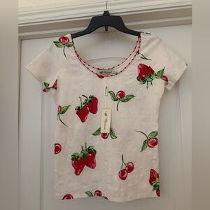 Blumarine Women’s short sleeve round neck size I46/D40 Italy Strawberry/Cherry